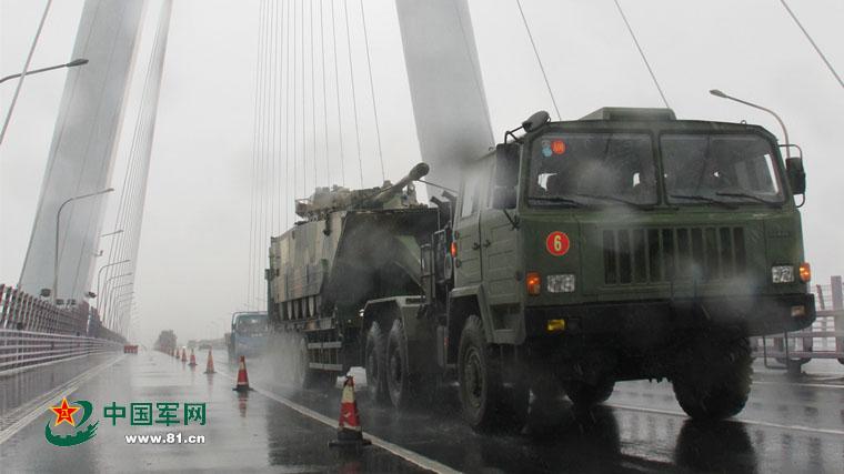 咋办？火箭军演练车队竟被地方车强行“加塞”